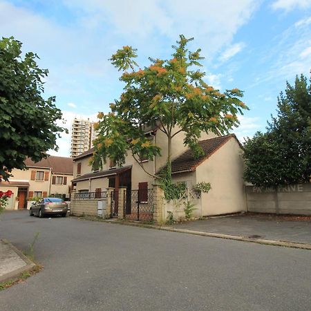 Parking Prive Gratuit - 15Mn Paris - Gare A Pied En 5Mn - Tout Equipee - Terrasse - Jardin - Stade De France - Casino D'Enghien - Hippodrome, Universite Épinay-sur-Seine Buitenkant foto