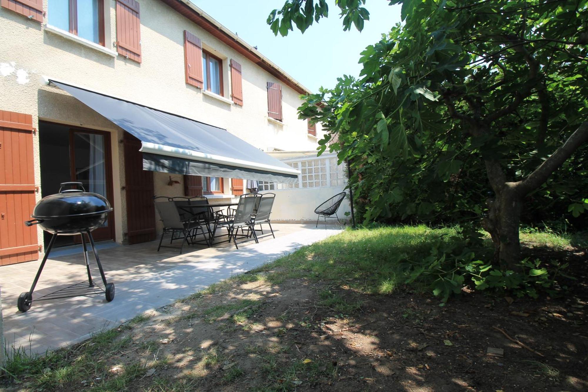 Parking Prive Gratuit - 15Mn Paris - Gare A Pied En 5Mn - Tout Equipee - Terrasse - Jardin - Stade De France - Casino D'Enghien - Hippodrome, Universite Épinay-sur-Seine Buitenkant foto