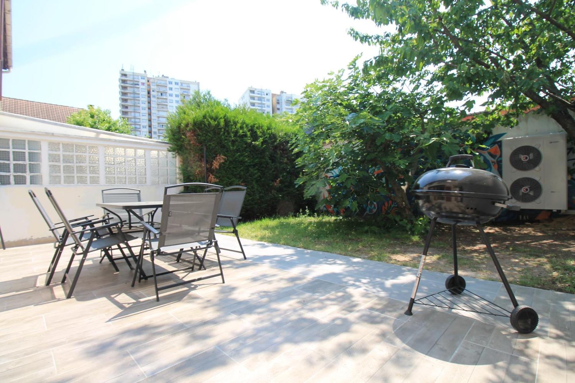Parking Prive Gratuit - 15Mn Paris - Gare A Pied En 5Mn - Tout Equipee - Terrasse - Jardin - Stade De France - Casino D'Enghien - Hippodrome, Universite Épinay-sur-Seine Buitenkant foto